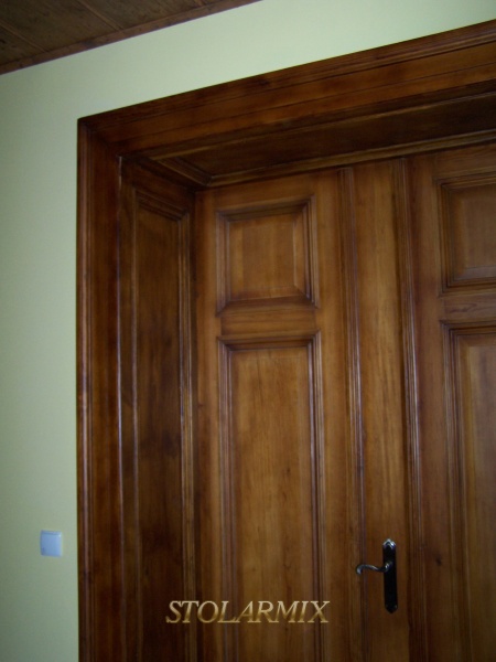 Drzwi zabytkowe po renowacji